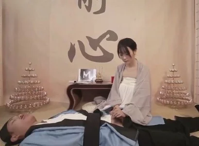 Cô nữ tu và vị đạo sĩ bị thương