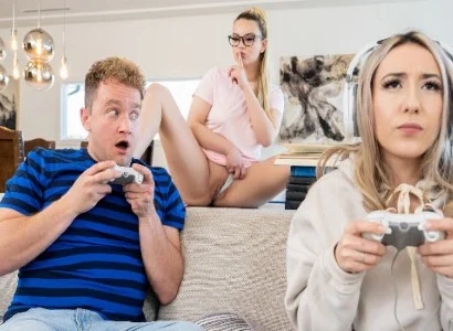 người con gái mê game quá nên bị bạn thân lấy mất người yêu